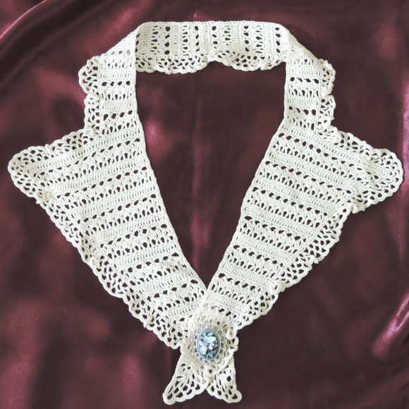 Crochet Lace Collar with Blue Cameo Butterfly Pin - Picture 4 of 4